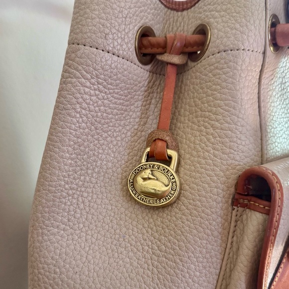 RARE! Vintage Dooney & Bourke Bucket Bag with tassels - Picture 4 of 8